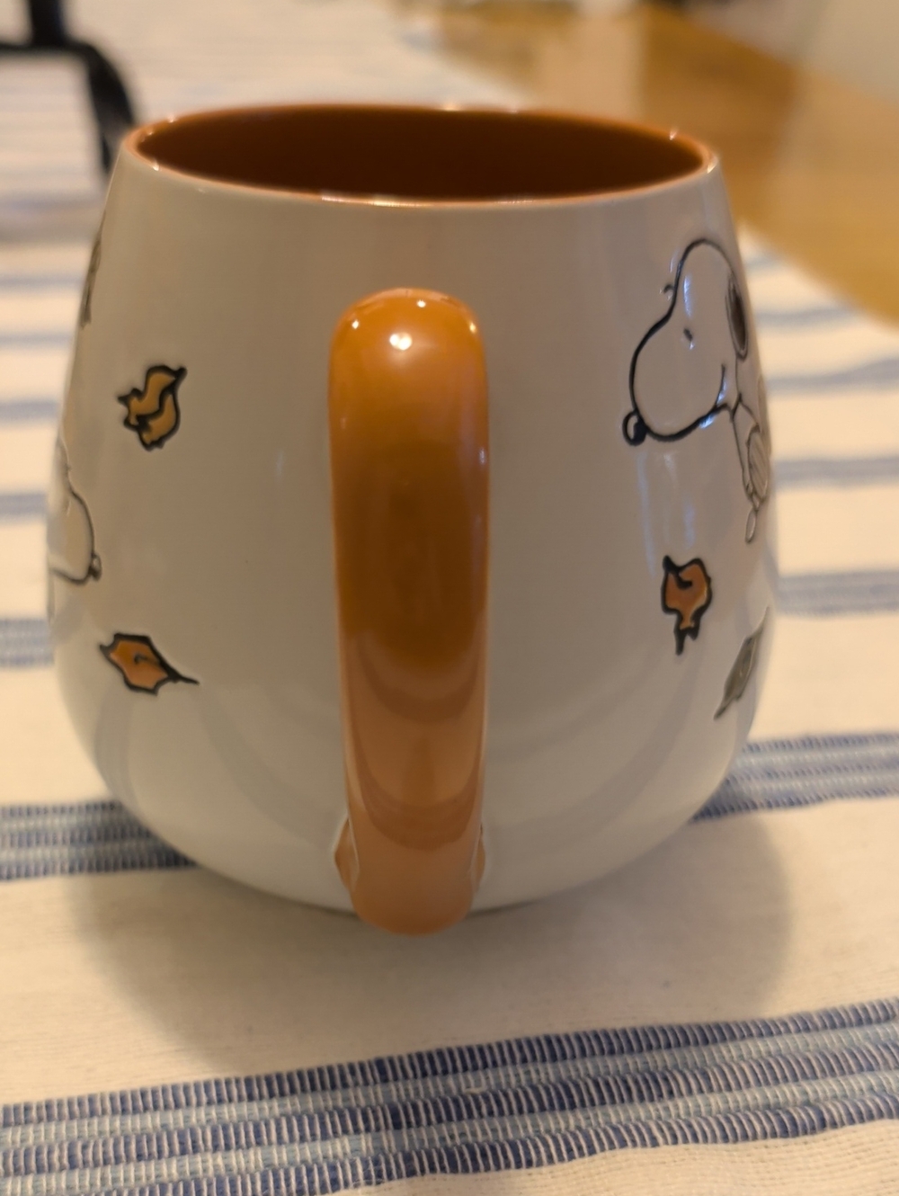 Peanuts Snoopy Ceramic Mug with Autumn Leaves Design - Picture 3 of 5